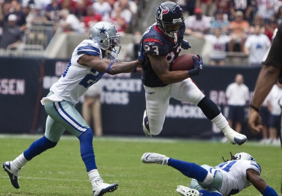 Running+backs+like+Arian+Foster+of+the+Houston+Texans+can+carry+your+fantasy+team.+Courtesy+of+AJ+Guel+Photography