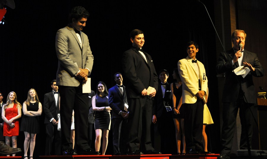 Mr. Bellaire pageant show fundraises for senior prom