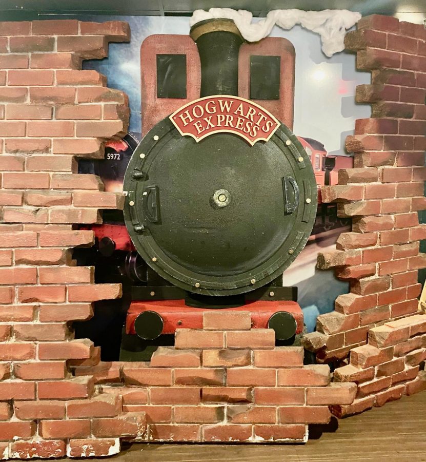 Located upstairs you can find The Hogwarts Express train as you enter the world of Harry Potter. 