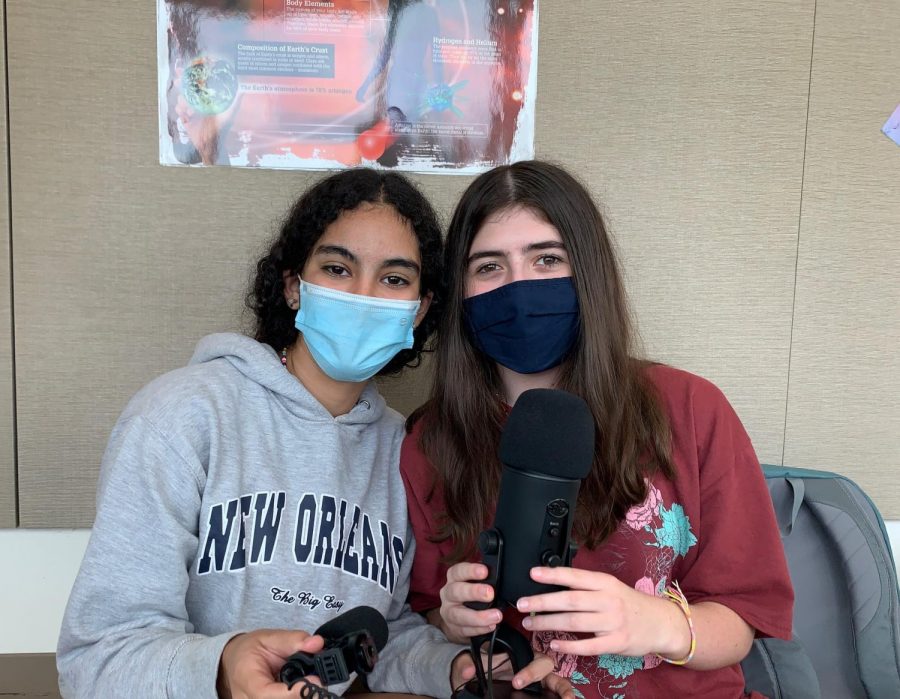 Freshmen Victoria Rowsey and Daphne Kaufman meet up during lunch on Sept. 2 for an interview with the L.A.B. podcast. They shared about how their freshmen experience was going so far.