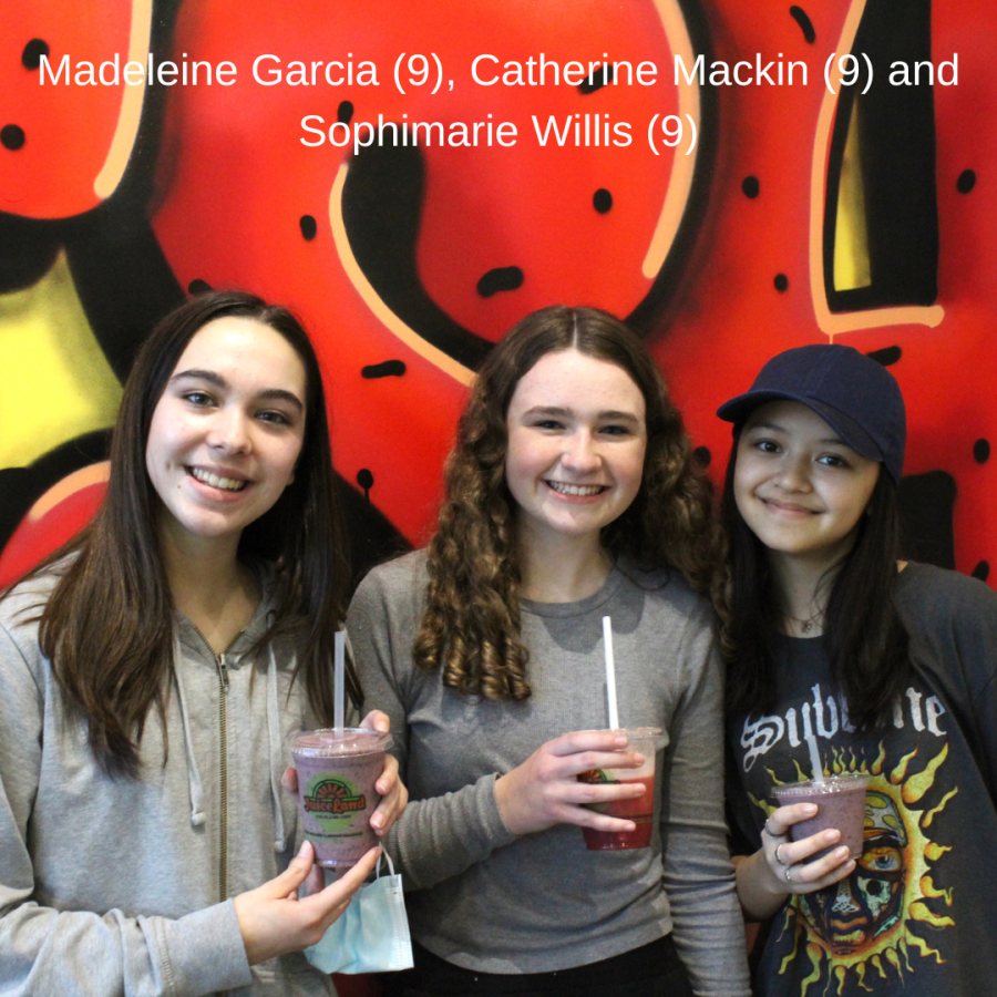Freshmen+Madeleine+Garcia%2C+Catherine+Mackin+and+Sophimarie+Willis+went+to+JuiceLand+to+get+drinks+and+shop+around+the+area.+Garcia+and+Willis+splits+an+Originator+smoothie+while+Mackin+gets+a+watermelon+juice.