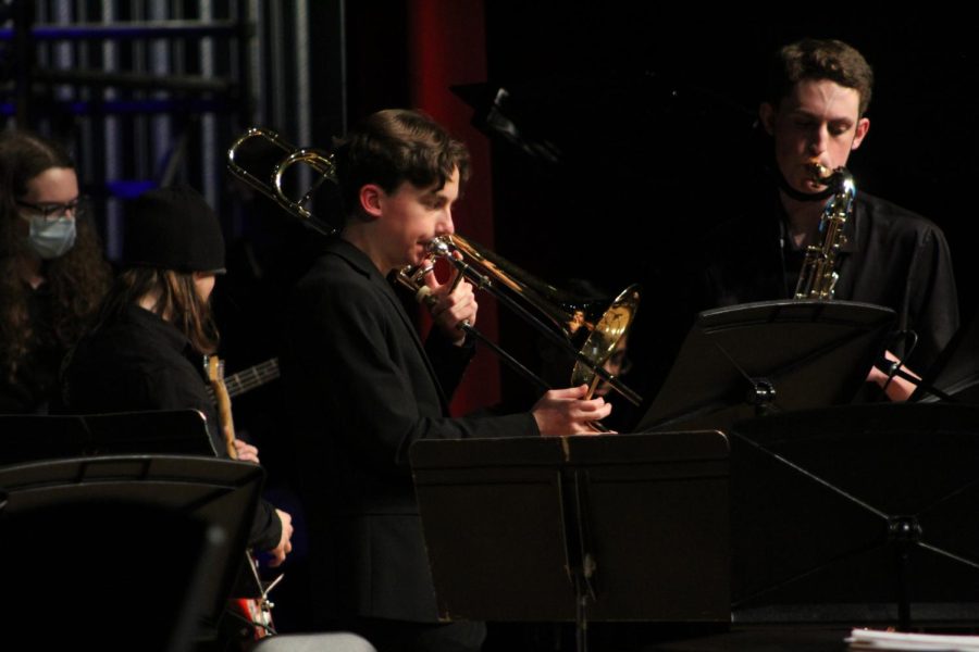 The+Jazz+Ensemble+starts+off+their+section+performance+by+playing+Mii+Shop+Theme.+Sophomore+Koen+Plank+plays+the+trombone+while+junior+Owen+Bell+plays+the+tenor+saxophone.