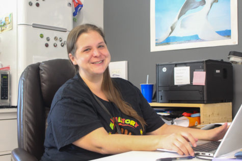 English teacher Elizabeth Chapman has been teaching for 17 years, 10 of which at Bellaire. In addition to teaching freshman and seniors, her roles also include study abroad coordinator, club coordinator and the chair of the English department.