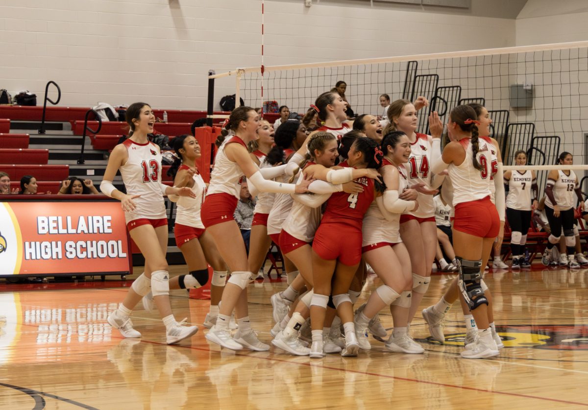 Varsity volleyball takes Kempner in three sets. This game marked the end of the Bellaire volleyball preseason.