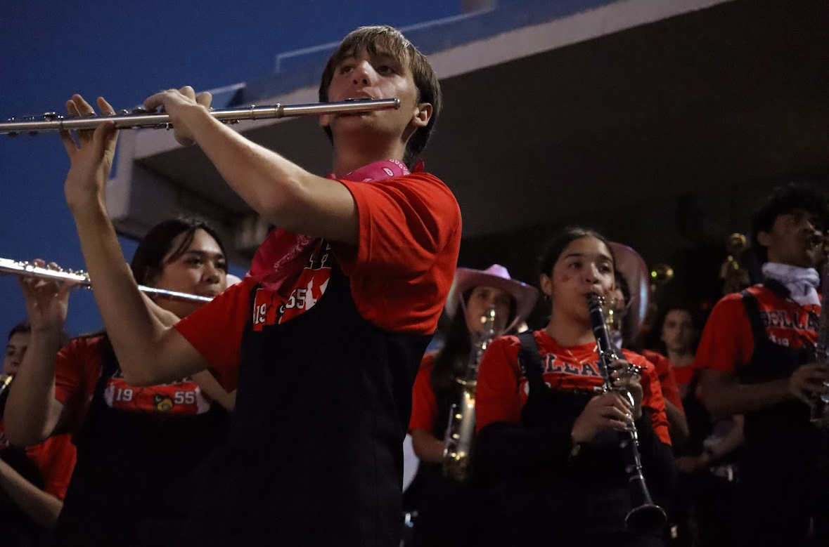 Senior Ian Stewart plays the flute to “Seven Nation Army." This is his fourth year in Bellaire's marching band.