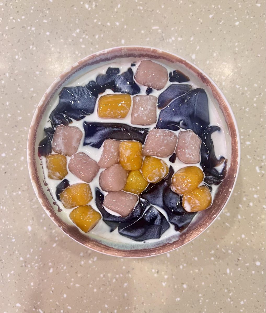 The Icy Grass Jelly Signature is my ultimate favorite dessert from Meet Fresh. The blend of the ice with the warmth of the taro mochi balls is the perfect combo.