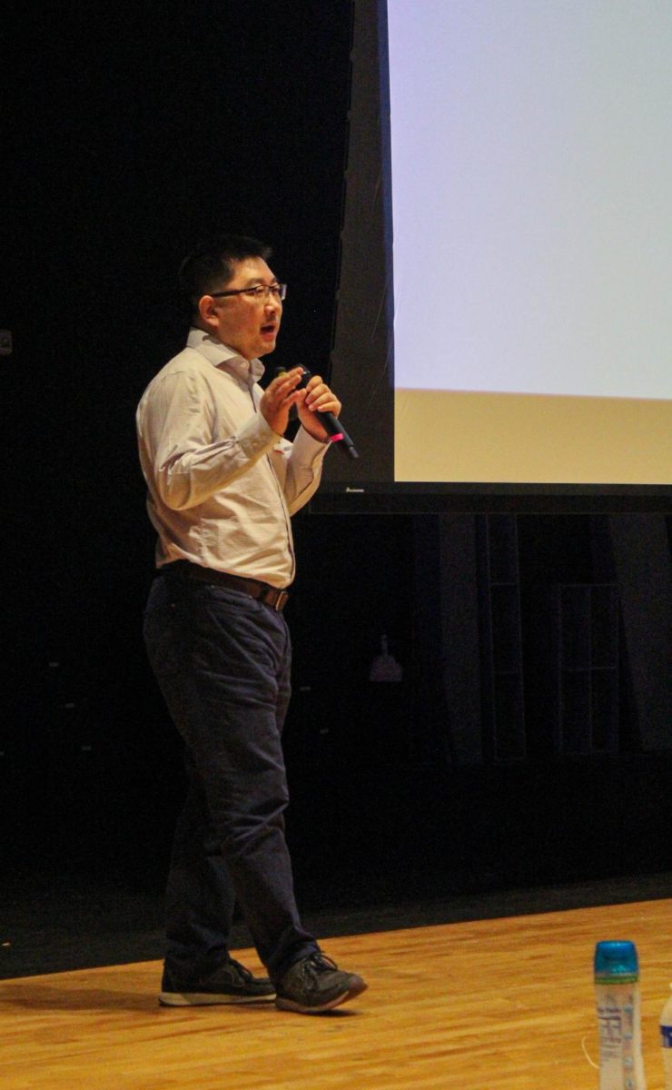Dr. Jin Wang introduces his work and the funding mechanisms. He explained that the Texas Medical Center is the largest in the world and that Texas invests heavily into science.